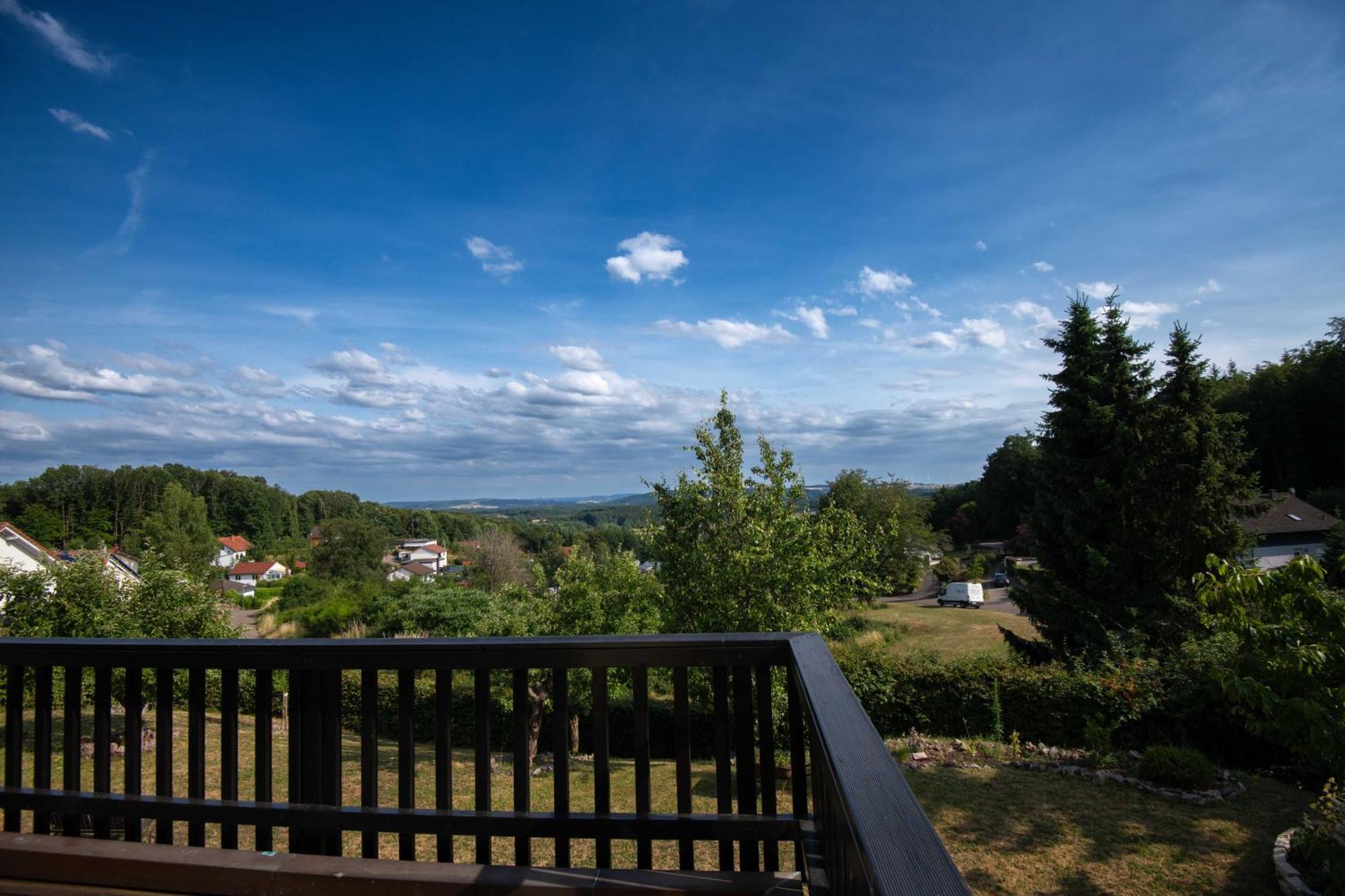 Sonnige Aussicht Villa Losheim Exteriör bild