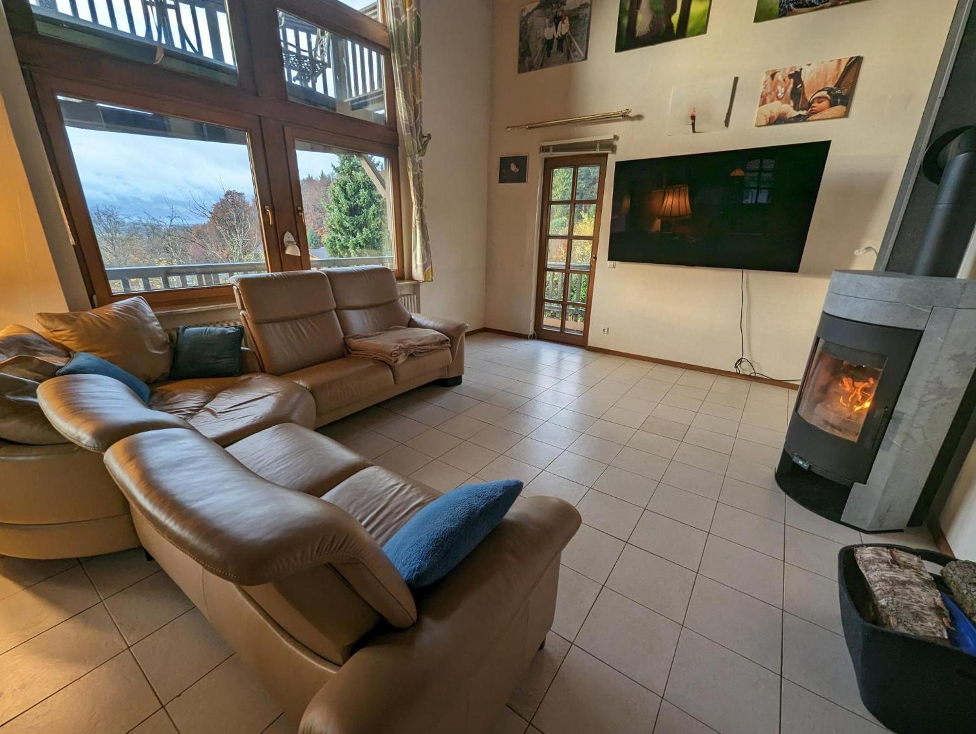 Sonnige Aussicht Villa Losheim Exteriör bild