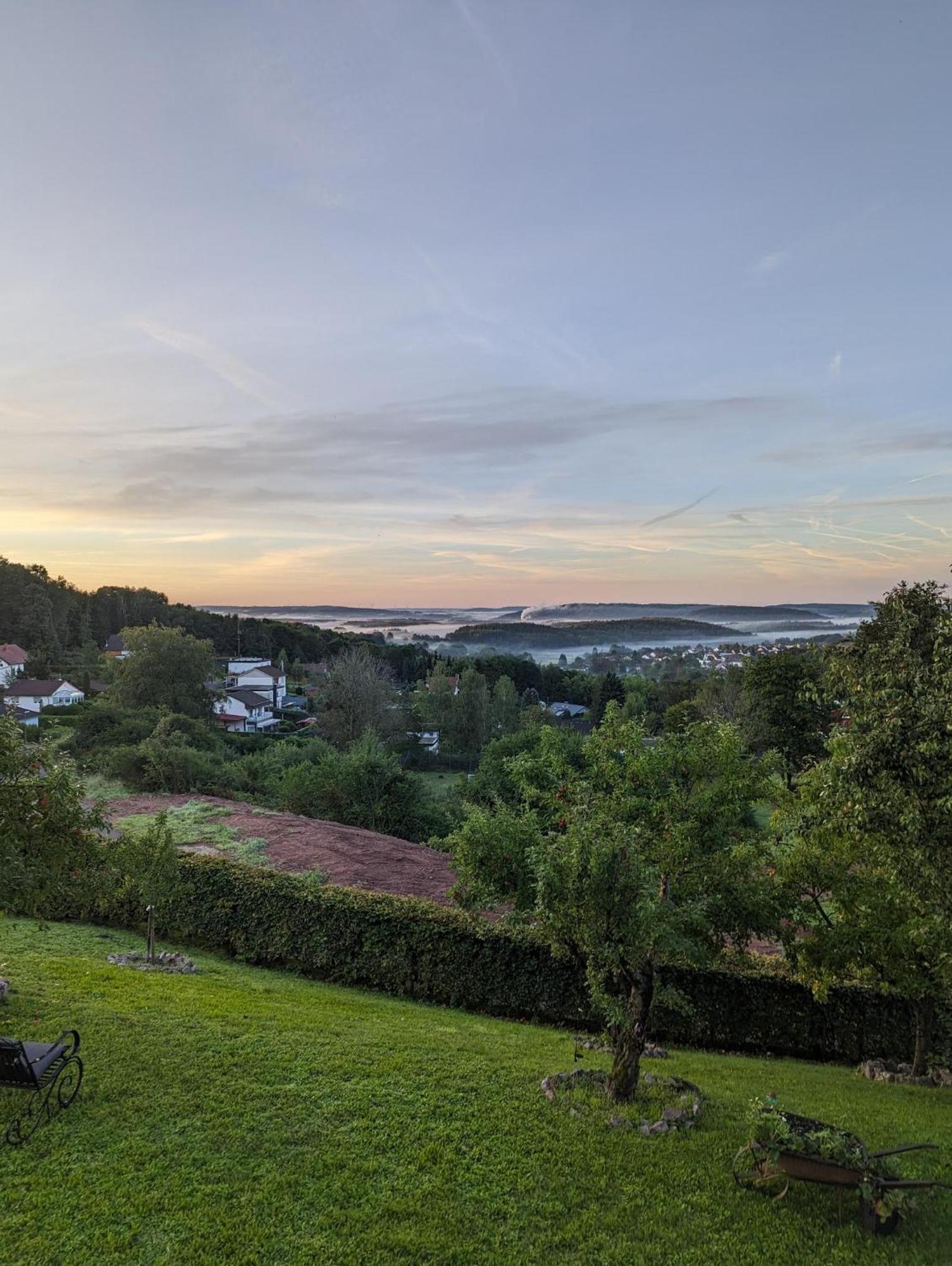 Sonnige Aussicht Villa Losheim Exteriör bild