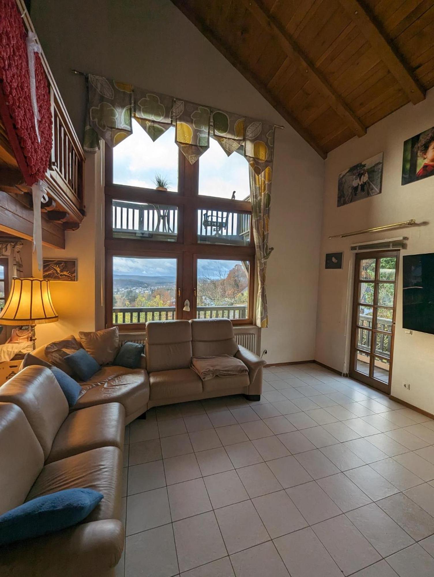 Sonnige Aussicht Villa Losheim Exteriör bild